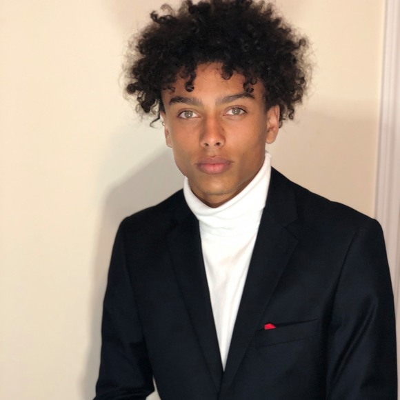 ashtonhollins